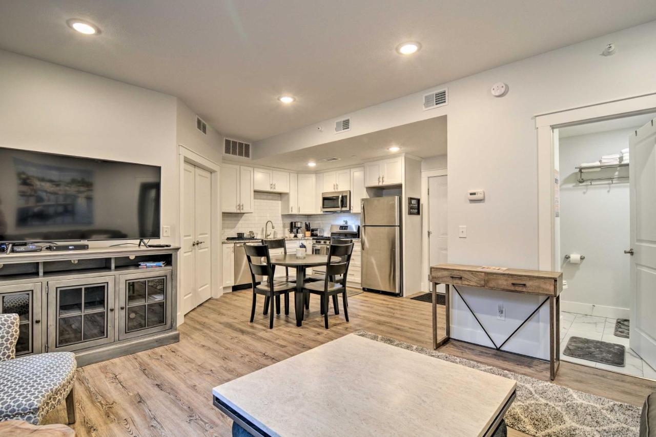 Modern Traverse City Condo About 1 Mi To Bay! ภายนอก รูปภาพ