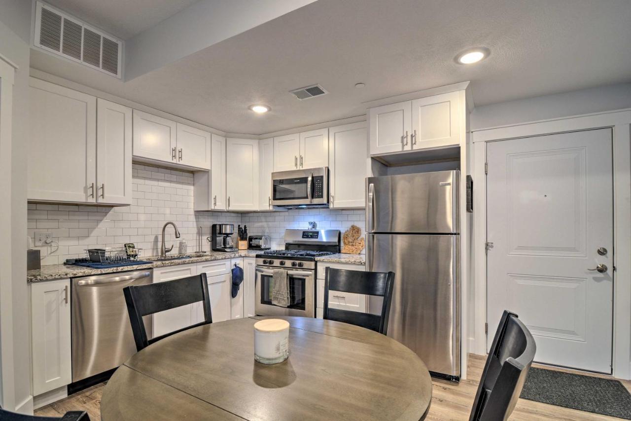 Modern Traverse City Condo About 1 Mi To Bay! ภายนอก รูปภาพ